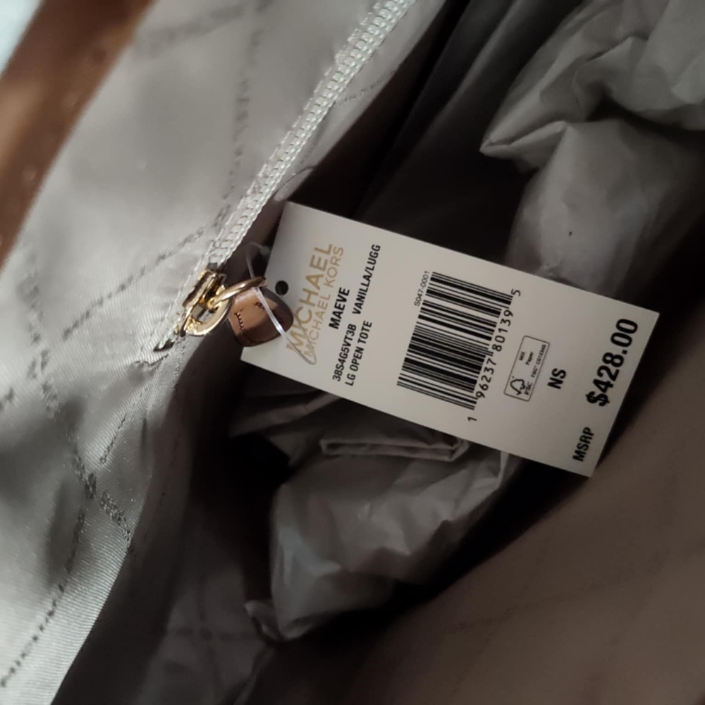 Michael Kors Silver and Cream Handbag